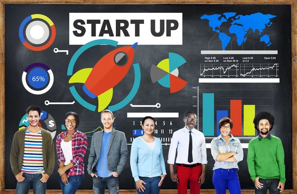 Persone occasionali e concetto di start up — Foto Stock