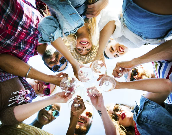 Stranden fest och vänskap koncept — Stockfoto