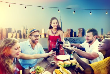 Çatı kavramı yemek de arkadaşlar