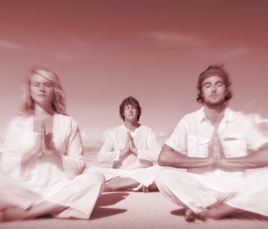 İnsanlar Yoga meditasyon kavramı yapıyor