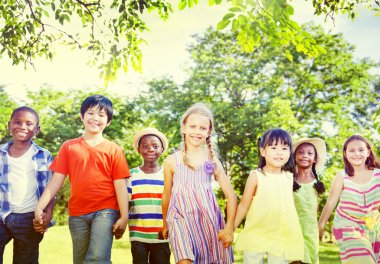 Farklı çocuklar dostluk