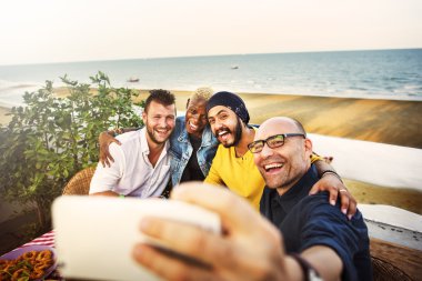 Selfie fotoğraf, beraberlik kavramı yapıyor arkadaşlar