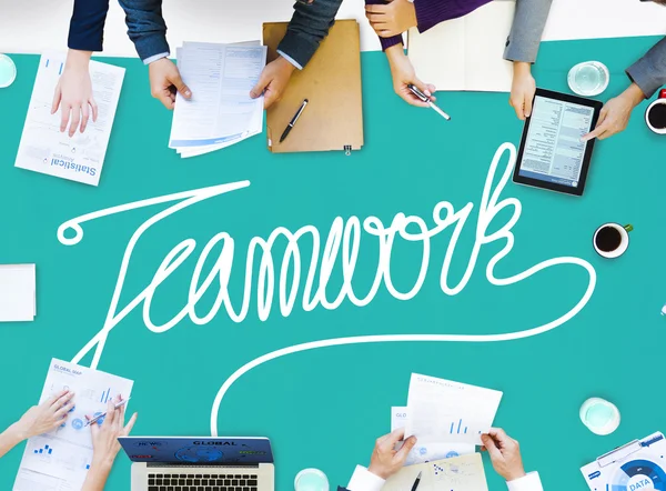 Concetto di collaborazione del team di lavoro di squadra — Foto Stock