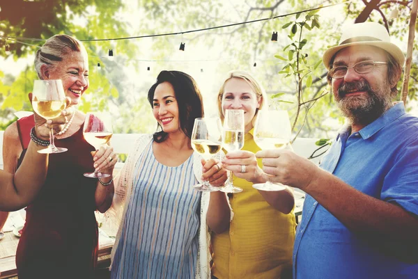 Amigos em Party Hanging out Concept — Fotografia de Stock