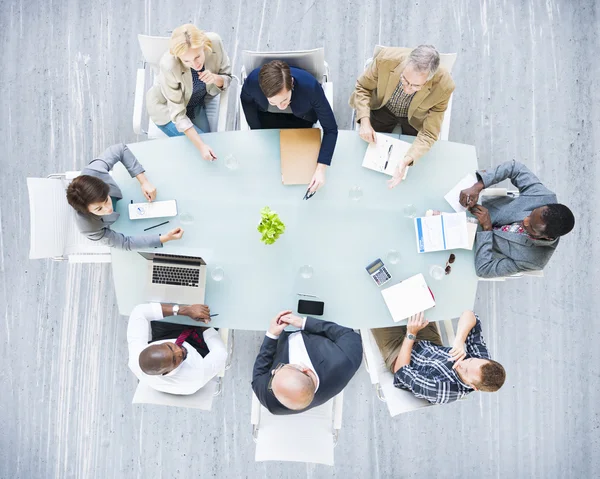 Pessoas de negócios em reunião corporativa — Fotografia de Stock