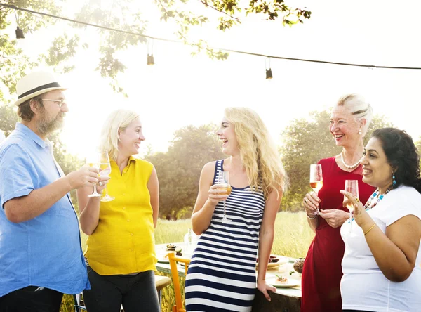 Amigos em Party Hanging out Concept — Fotografia de Stock