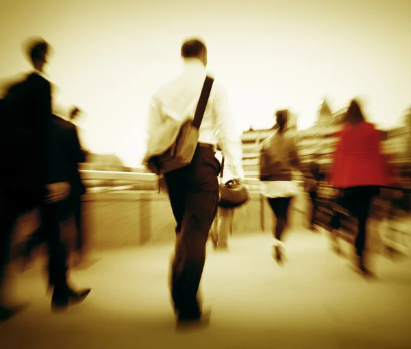 Gente de negocios caminando — Foto de Stock