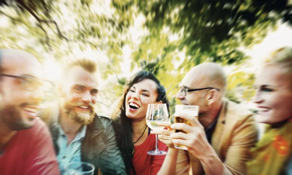 Friends Outdoor Chilling Concept — Stock Photo, Image