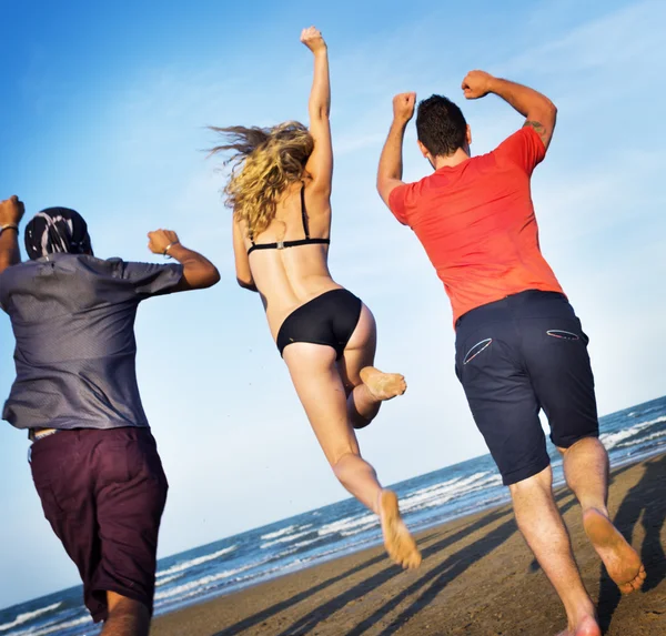 Spiaggia estiva e concetto di amicizia — Foto Stock