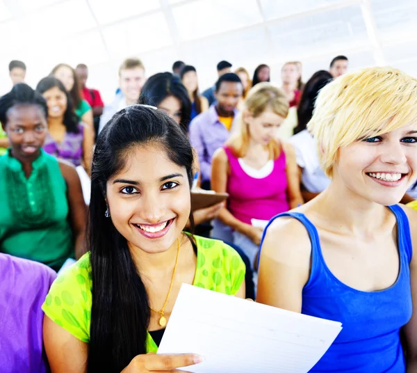 Diversità amici insieme — Foto Stock