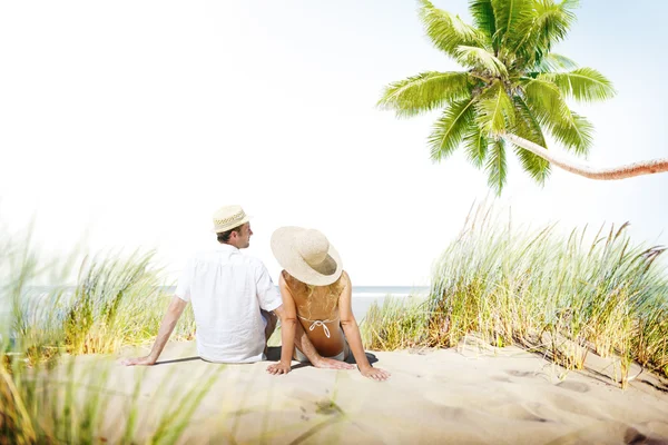 Couple at Summer Beach, Dating Concept — Stock Photo, Image