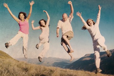 Bir grup genç insan kavramı atlama