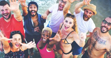 Yaz plaj, dostluk tatil veya tatil kavramı