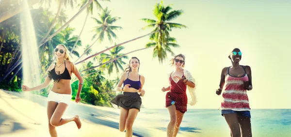 Women Friends at Summer Beach Concept — Stock Photo, Image
