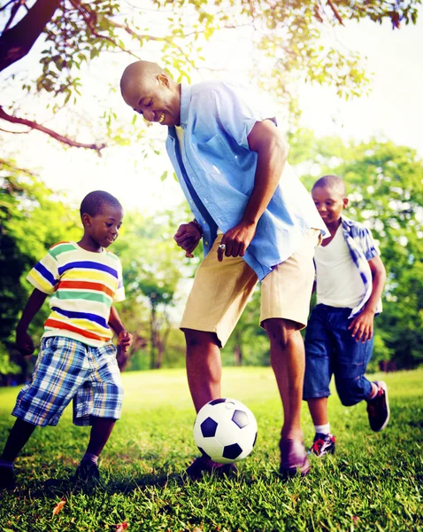 Activiteit concept Afrikaanse familie geluk vakantie vakantie — Stockfoto