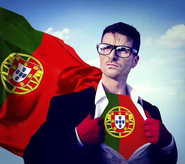 Superhéroe de negocios con bandera de Portugal —  Fotos de Stock