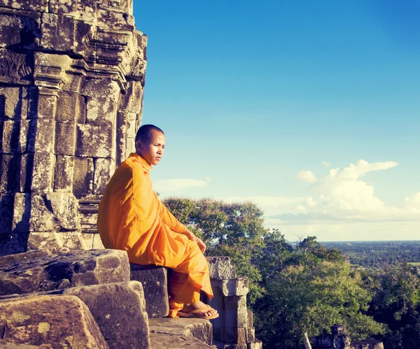 Contemplating Monk at Angkor Wat Siam Concept — Stock Photo, Image