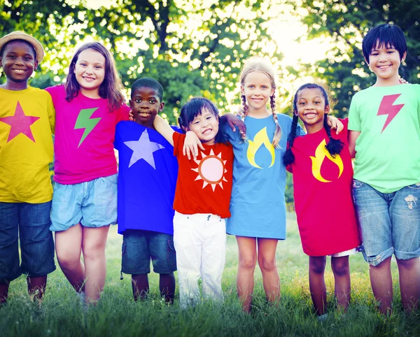 Crianças diversas amizade — Fotografia de Stock