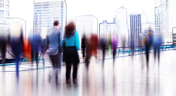 Mensen uit het bedrijfsleven tijdens het spitsuur in stad — Stockfoto