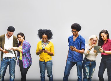 Kablosuz cihazlar kullanarak üniversite öğrencileri