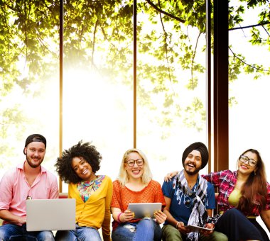 Arkadaşları ve teknoloji, birlikte kavramı