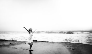 Genç kadın Beach kavramı