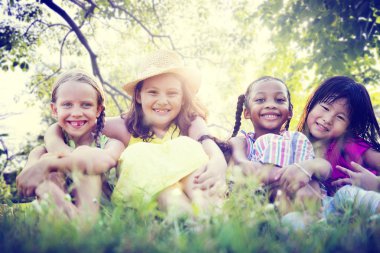 Kız kadınlık dostluk kavramı