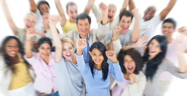 Gruppe von Diversity-Menschen feiert Erfolg — Stockfoto