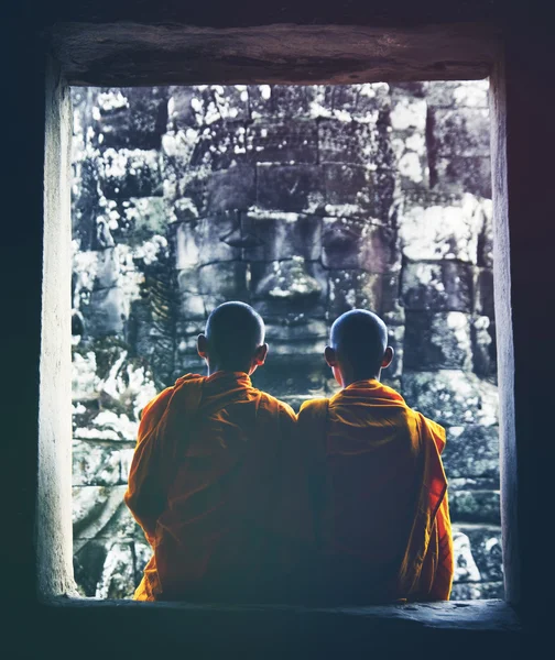 Kontemplując mnichów, Angkor Wat, — Zdjęcie stockowe