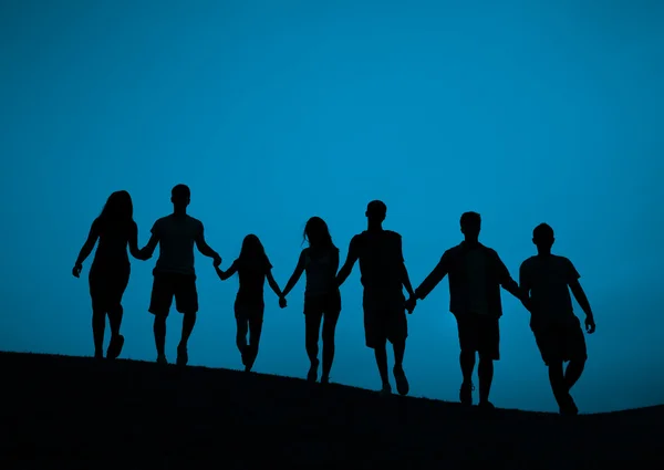Skupina lidí rozmanitost, drželi se za ruce — Stock fotografie