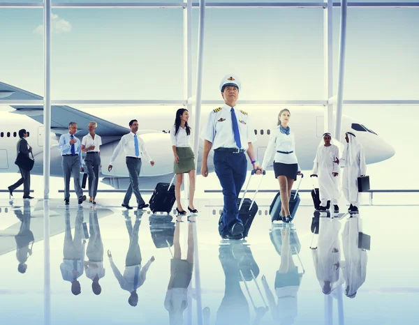空港の旅行ビジネス人々 — ストック写真