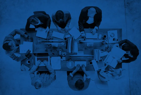 Grupo Multi-Étnico de Pessoas Trabalhando Juntas Conceito — Fotografia de Stock