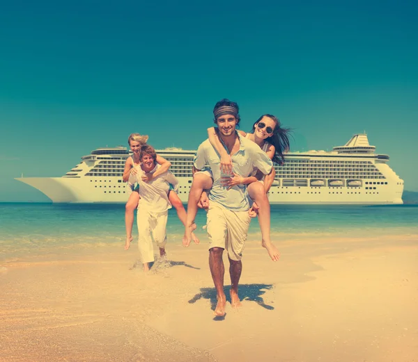 Casal de Verão no Conceito da Ilha — Fotografia de Stock