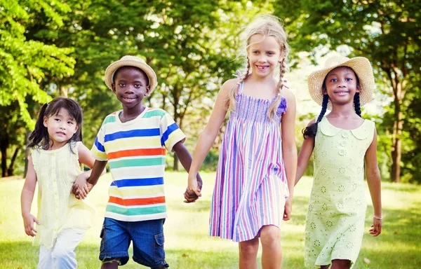 Amistad infancia y felicidad —  Fotos de Stock