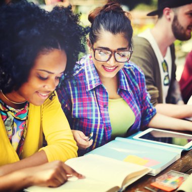 Eğitim, öğrencilerin kampüs kavramı, insan