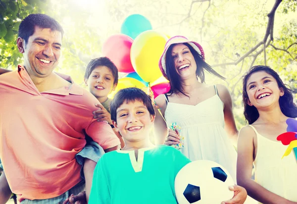 Familia Felicidad Padres Vacaciones — Foto de Stock