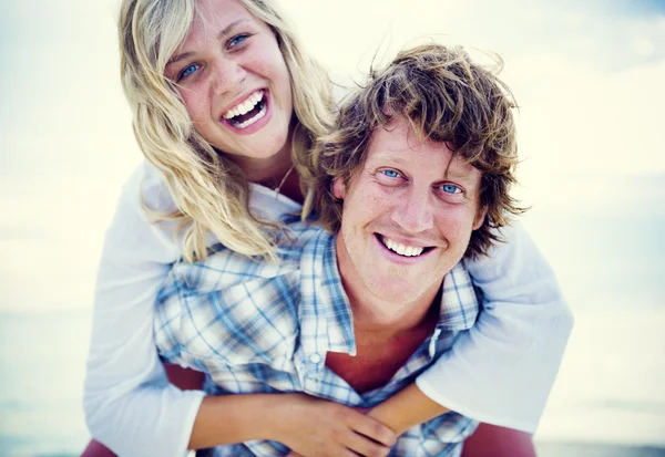 Pareja en Beach Bonding Concept — Foto de Stock