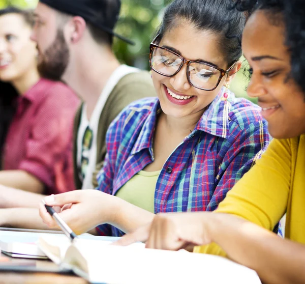 People Studying, Students at Campus Concept — Stock Photo, Image