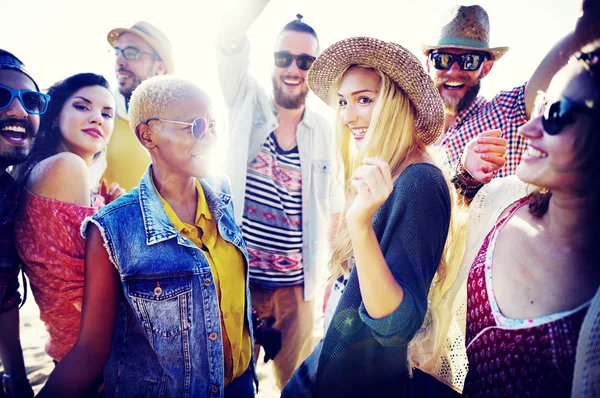 Adolescentes Amigos en Beach Party Concept — Foto de Stock