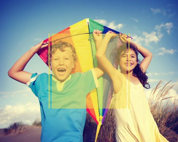 Children with kite flying — Stock Photo, Image