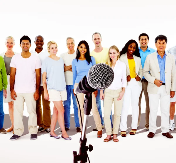 Grupp av människor med mångfald — Stockfoto