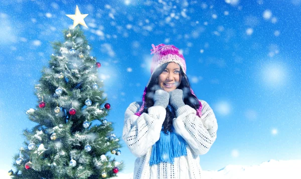 Mujer en vacaciones de Navidad — Foto de Stock