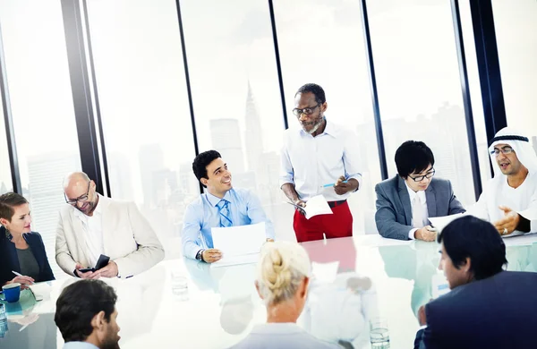 Gente de negocios en reunión corporativa —  Fotos de Stock