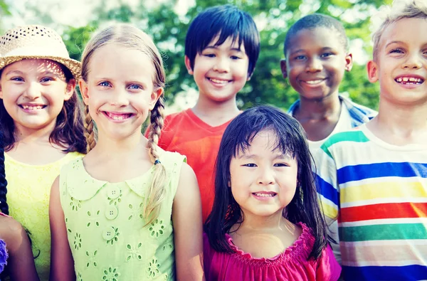 Groep kinderen glimlachend Concept — Stockfoto