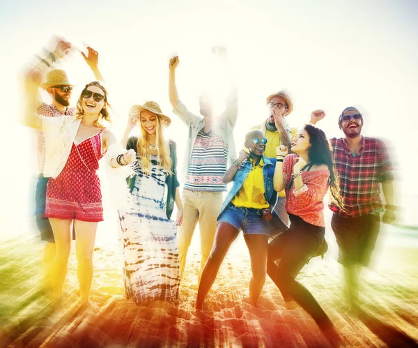 Adolescenti amici a Beach Party Concept — Foto Stock