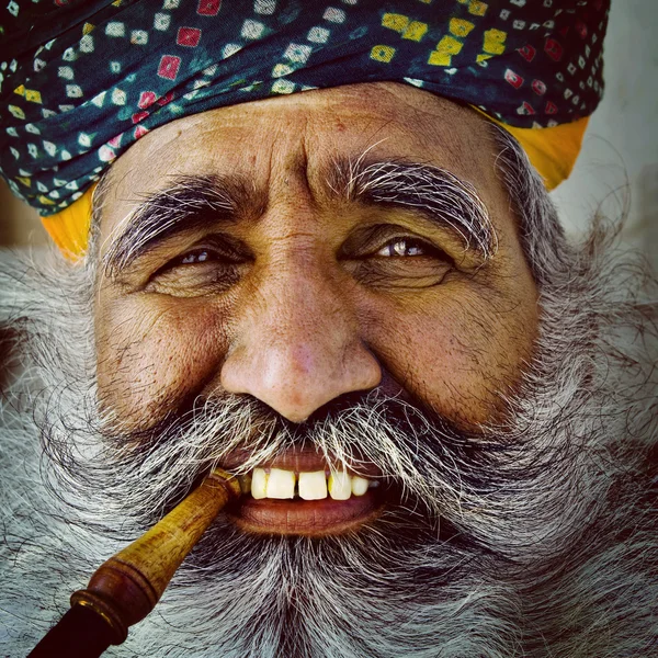 India Man Smoking — Stok Foto