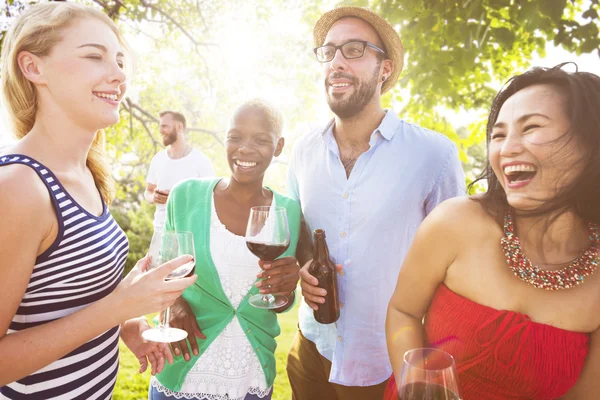 Friends Hanging out at Outdoors Party — Stock Photo, Image