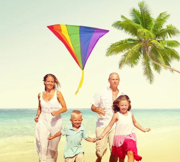 Family at Beach Concept Godimento — Foto Stock