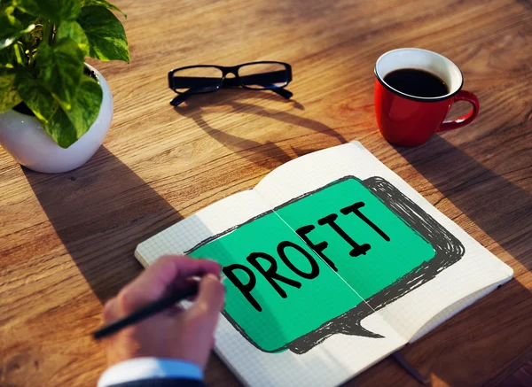 Uomo che lavora con Profit Concept — Foto Stock