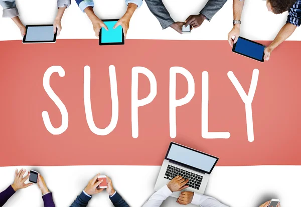 Persone che utilizzano dispositivi e Supply Concept — Foto Stock